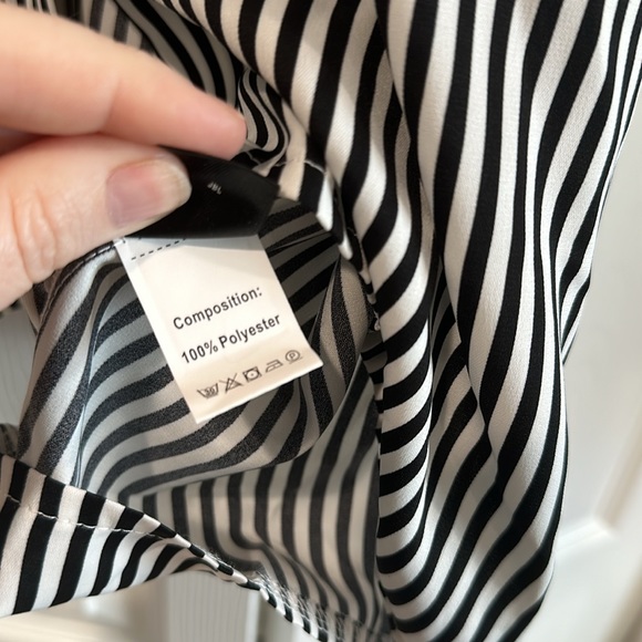 Oversized striped black and white button down shirt. Size xl shirt sleeve shirt - Picture 5 of 6